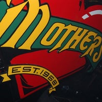 Foto tirada no(a) Mother&amp;#39;s por Rush and Division em 8/1/2013