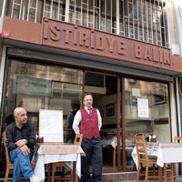 Foto diambil di İstiridye oleh Culinary Backstreets pada 1/23/2014