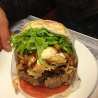 Das Foto wurde bei Mito Burger Original Diner von Xper L. am 7/28/2013 aufgenommen