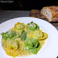 Das Foto wurde bei Quattro Gastronomia Italiana von Quattro Gastronomia Italiana am 6/8/2015 aufgenommen