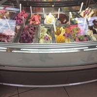 Foto scattata a Frost Gelato da Anthony B. il 11/20/2016