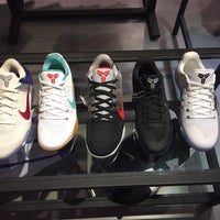 nike queensbay mall