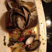 Снимок сделан в Snappers Seafood Restaurant пользователем Cory K. 2/17/2013