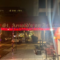 Foto tirada no(a) St. Arnold&amp;#39;s on Jefferson por Mike D. em 11/18/2023