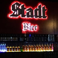 Photo taken at Stadt Bier by Guilherme A. on 3/3/2016