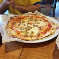 6/1/2019 tarihinde Sandra L.ziyaretçi tarafından Mod Pizza'de çekilen fotoğraf