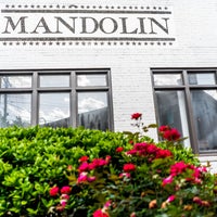 รูปภาพถ่ายที่ Mandolin โดย Mandolin เมื่อ 5/19/2017