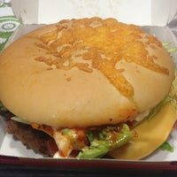 Снимок сделан в McDonald&amp;#39;s пользователем Yetty Ö. 12/19/2012