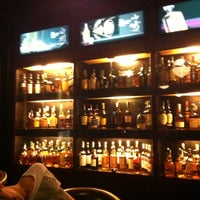 Снимок сделан в The Whisky Bar KL пользователем Chilam H. 11/11/2012