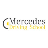 2/26/2015 tarihinde Mercedes Driving Schoolziyaretçi tarafından Mercedes Driving School'de çekilen fotoğraf