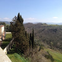 Foto tirada no(a) Borgo Vicarello di Volterra por adalgisa c. em 3/18/2014