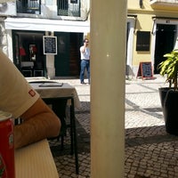 Foto diambil di A Torre Pizza oleh Maria T. pada 5/10/2013