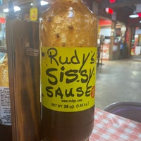 Photo taken at Rudy&amp;#39;s Country Store &amp;amp; Bar-B-Q by Juan B. on 11/24/2021