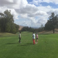 Das Foto wurde bei Bay View Golf Club von Jón H. am 10/18/2015 aufgenommen