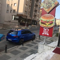 Photo taken at Domino&amp;#39;s Pizza by Ulaş Y. on 8/24/2018