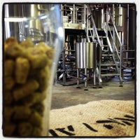 11/25/2012 tarihinde Jess Angell G.ziyaretçi tarafından Union Craft Brewing'de çekilen fotoğraf