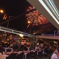 Foto tomada en Kervan Pub &amp;amp; Restaurant  por Bayram A. el 5/19/2015