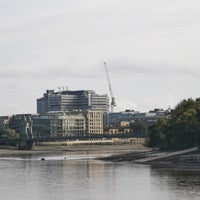 Photo taken at River Thames by Momo K. on 10/16/2022
