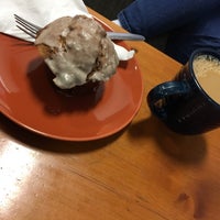 Photo taken at Columbia River Coffee Roaster by Laura H. on 11/21/2016
