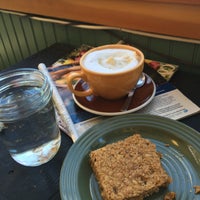 Photo taken at Columbia River Coffee Roaster by Laura H. on 9/10/2016