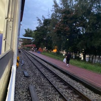 Photo taken at สถานีรถไฟพระจอมเกล้า by Untralove J. on 5/28/2022