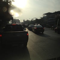 Photo taken at BMTA Bus Stop ราชวิถี 23 (Ratchawithi 23) by T L. on 12/14/2012