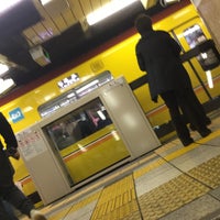 Photo taken at 青山一丁目駅 1-2番線ホーム by k̦̮̮̭̰̪̩͇͓̦͒̂̓͐̽̆̉̊̇͒o̳̙̣̲̞̠̙͖̖͖̩͗̈́͛͆̃͋̊̔̒̓̀̏r̩̜̙͖̠̪̫͖͖̖͖̐̌̐̾̿͊y͕̬̯̠͙̬̓̏̒̂̎̑̎̾̒͗́ͅu͇͔̞̞͖͉̞͊̌͋̈̄̀̅́̿ m. on 12/10/2018