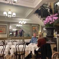Foto diambil di Le Café du Commerce oleh Julia Z. pada 9/24/2022