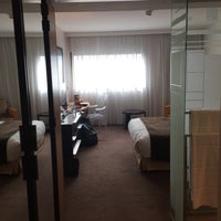 Photo taken at Crowne Plaza Lille - Euralille by IANIS on 4/7/2018