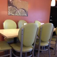 Foto scattata a Green Restaurant da Dakota B. il 11/23/2012