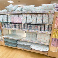 Photo taken at Daiso by つるけん on 5/7/2023