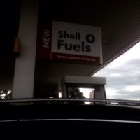 Photo taken at Shell by Afza A. on 8/15/2017