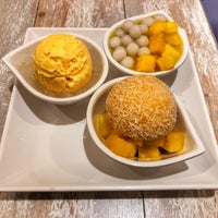 Photo taken at Mango Mango Dessert by Frederic D. on 1/14/2018