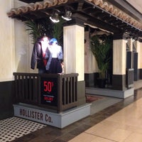hollister in vancouver