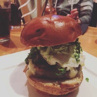 Foto tirada no(a) Ohana Burger por Tee em 3/7/2017