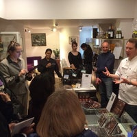 3/27/2014 tarihinde Sela Y.ziyaretçi tarafından Alexeeva &amp;amp; Jones Chocolate Boutique'de çekilen fotoğraf