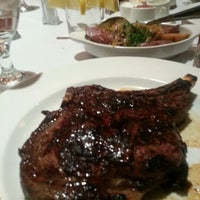 รูปภาพถ่ายที่ Jack Binion&amp;#39;s Steak House โดย Roxanne R. เมื่อ 11/29/2012