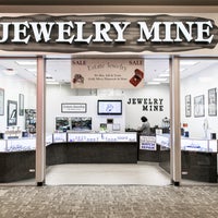 Das Foto wurde bei Jewelry Mine von Jewelry Mine am 4/25/2017 aufgenommen