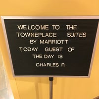 2/23/2016 tarihinde Charles R.ziyaretçi tarafından TownePlace Suites Chicago Naperville'de çekilen fotoğraf