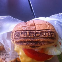 4/28/2013 tarihinde John F.ziyaretçi tarafından BurgerFi'de çekilen fotoğraf