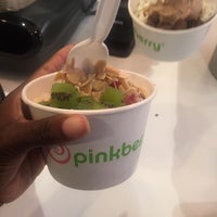 Photo taken at Pinkberry by Jessica H. on 10/8/2015