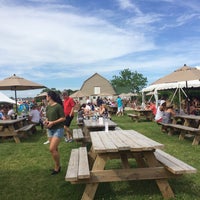 Foto scattata a Hawk Haven Winery da Adam M. il 5/29/2016