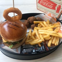 12/20/2019 tarihinde Büşra U.ziyaretçi tarafından Maxwell Burger'de çekilen fotoğraf