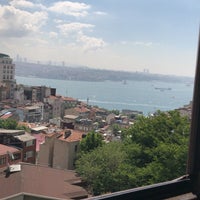 Photo taken at ISTANBULINN Hotel by Pınar Yılmaz on 5/13/2018