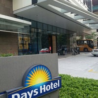 รูปภาพถ่ายที่ Days Hotel by Wyndham โดย Hendry T. เมื่อ 6/29/2013