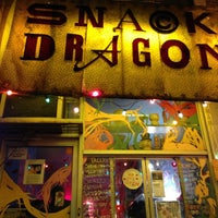 Foto tirada no(a) Snack Dragon por Erika R. em 3/17/2013
