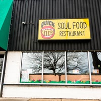 4/27/2017 tarihinde Quick Bites Soul Foodziyaretçi tarafından Quick Bites Soul Food'de çekilen fotoğraf