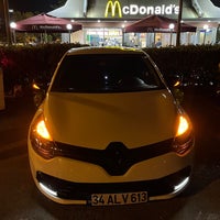Photo taken at McDonald&amp;#39;s by Ozan Y. on 5/22/2022