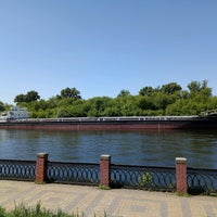 Photo taken at Парк «Щукинская набережная» by Julia T. on 5/26/2018