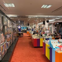 Photo taken at Mayersche Buchhandlung by Yıldırım on 6/7/2022